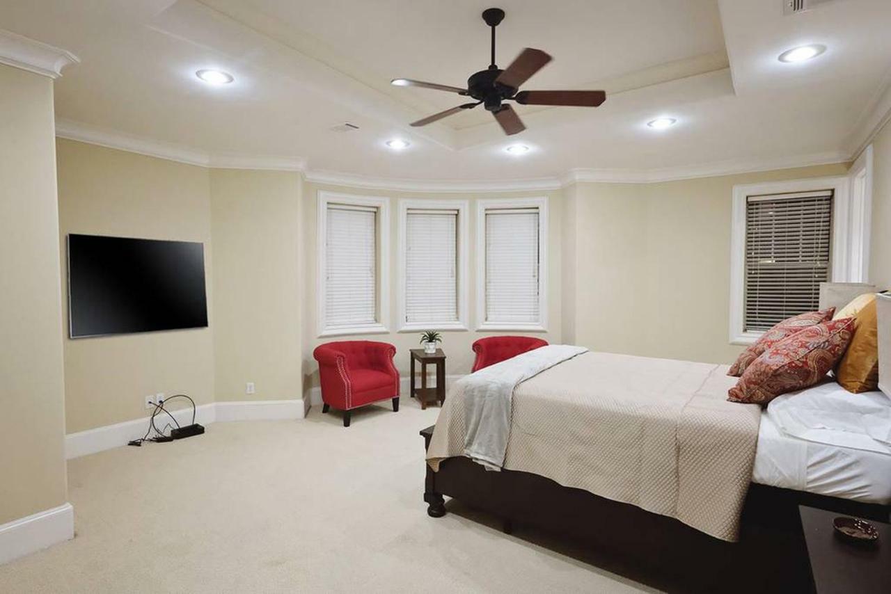 Downtown Museum District, Zoo, Parks, Nightlife! - Detering Apartment Houston Exterior photo